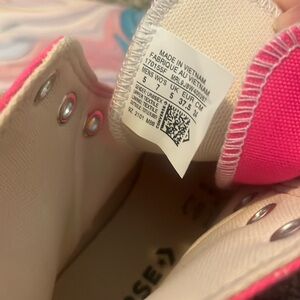 Chaos Fuchsia Chuck Taylor All Star Canvas size 7
(no laces)